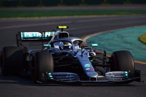 Pembalap Mercedes, Valtteri Bottas sukses meraih poin penuh di F1 Australia, Minggu (17/3/2019) usai mengalahkan rekan satu timnya, Lewis Hamilton Pembalap Mercedes, Valtteri Bottas sukses meraih poin penuh di F1 Australia, Minggu (17/3/2019) usai mengalahkan rekan satu timnya, Lewis Hamilton